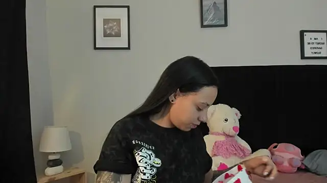 Snapshot of sabbrand0111 chatting on 02/27/26, 07:57 sabbrand0111 online show from 02/27/26, 07:57