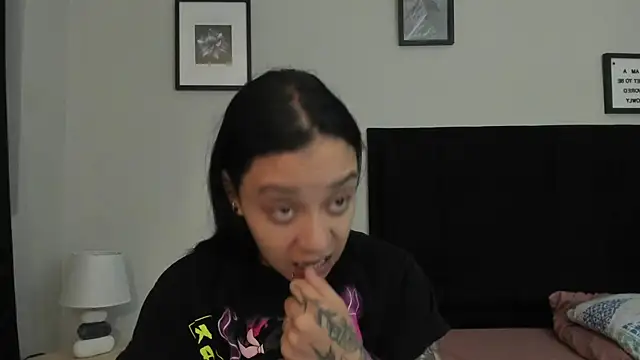 Snapshot of sabbrand0111 chatting on 03/20/26, 06:09 sabbrand0111 online show from 03/20/26, 06:09