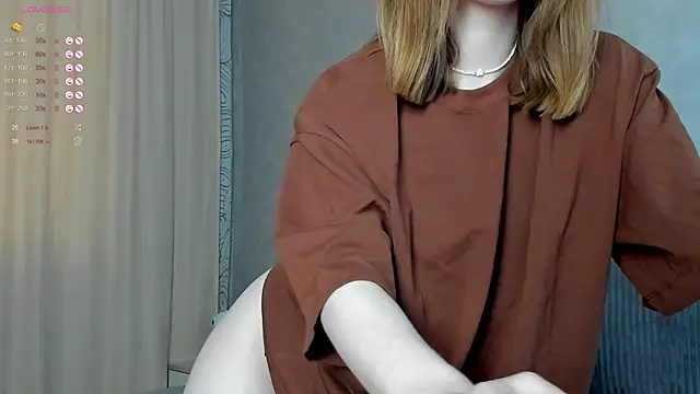 Snapshot of SunFlowerHoney chatting on 08/03/26, 11:38 SunFlowerHoney online show from 08/03/26, 11:38