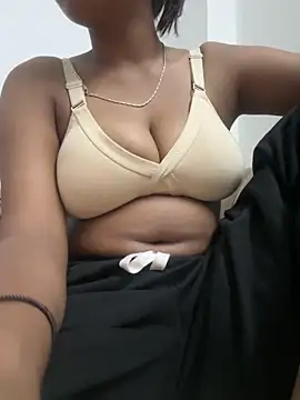 Snapshot of meenu_cuties chatting on 05/22/26, 08:07 meenu cuties online show from 05/22/26, 08:07