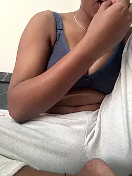 Snapshot of meenu_cuties chatting on 05/07/26, 11:46 meenu cuties online show from 05/07/26, 11:46