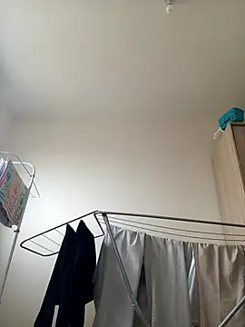 Snapshot of thom7246 chatting on 02/19/26, 11:18 thom7246 online show from 02/19/26, 11:18