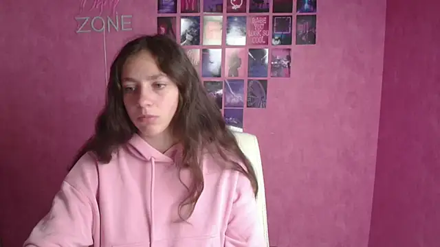 Snapshot of KissMeJulia chatting on 05/14/26, 05:15 KissMeJulia online show from 05/14/26, 05:15