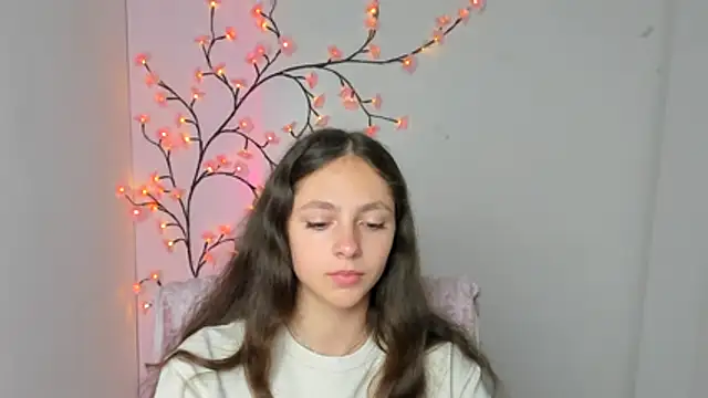 KissMeJulia online show from 07/04/26, 05:36