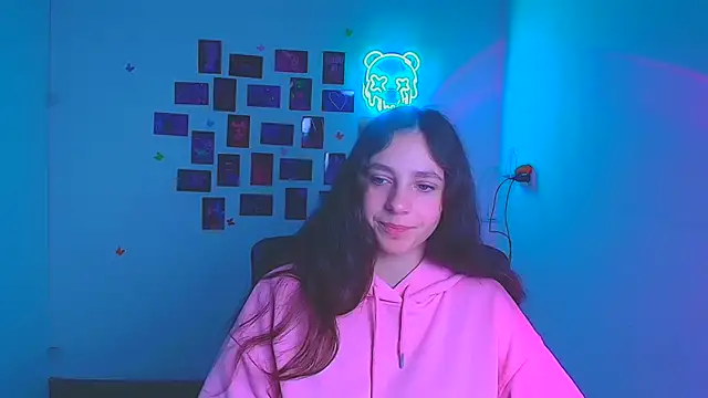 Snapshot of KissMeJulia chatting on 03/23/26, 06:46 KissMeJulia online show from 03/23/26, 06:46