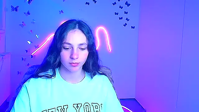 Snapshot of KissMeJulia chatting on 03/27/26, 06:42 KissMeJulia online show from 03/27/26, 06:42