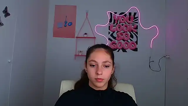 KissMeJulia online show from 07/07/26, 07:34