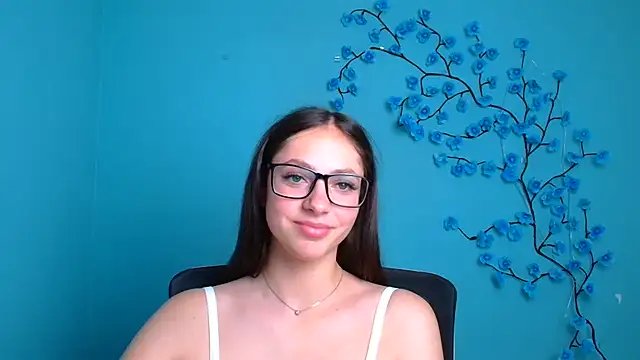 KissMeJulia online show from 06/19/26, 11:27