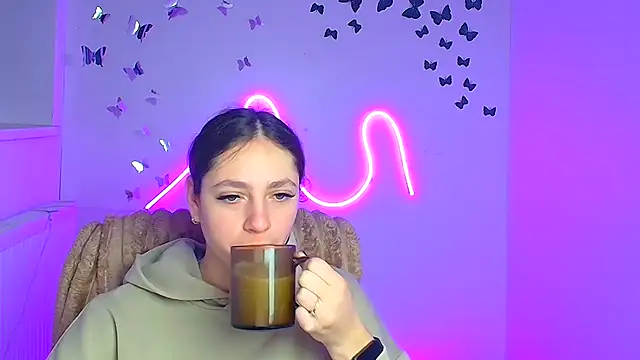 Snapshot of KissMeJulia chatting on 04/11/26, 05:37 KissMeJulia online show from 04/11/26, 05:37