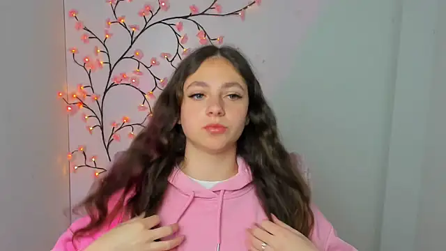 Snapshot of KissMeJulia chatting on 04/05/26, 05:03 KissMeJulia online show from 04/05/26, 05:03