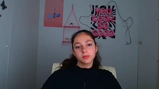 KissMeJulia online show from 07/07/26, 05:32