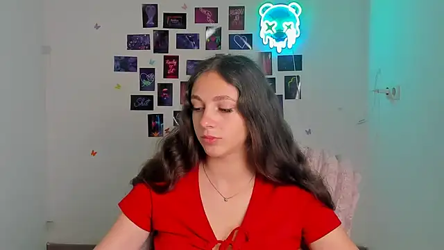 KissMeJulia online show from 07/21/26, 05:42