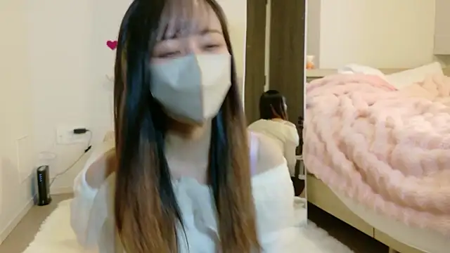 Snapshot of maichan_v chatting on 02/23/26, 01:23 maichan v online show from 02/23/26, 01:23