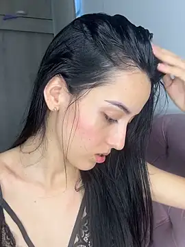Snapshot of violetta_cutest_ chatting on 04/05/26, 08:59 violetta cutest online show from 04/05/26, 08:59