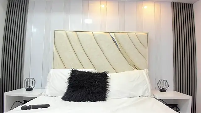 Snapshot of violetta_cutest_ chatting on 02/18/26, 12:12 violetta cutest online show from 02/18/26, 12:12