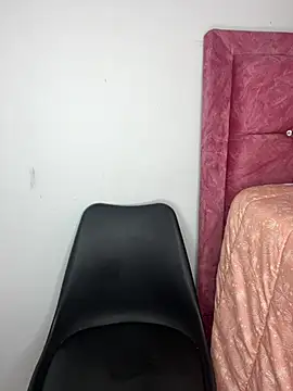 Sofia-squir online show from 04/04/26, 12:01