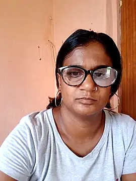 indianstrawberrylips4u online show from 03/01/26, 08:14