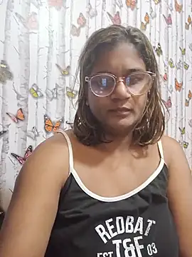 Snapshot of indianstrawberrylips4u chatting on 07/18/26, 04:10 indianstrawberrylips4u online show from 07/18/26, 04:10