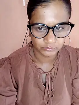 indianstrawberrylips4u online show from 03/24/26, 06:46
