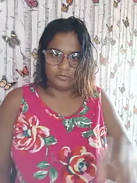 indianstrawberrylips4u online show from 05/24/26, 10:04
