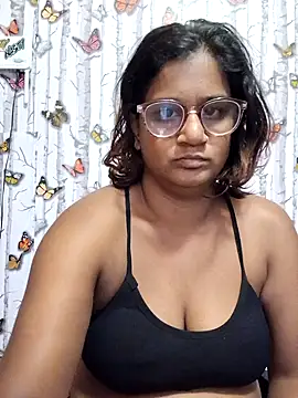 indianstrawberrylips4u online show from 05/03/26, 04:28