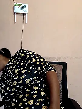 indianstrawberrylips4u online show from 05/01/26, 02:44