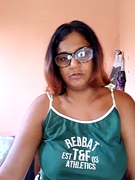indianstrawberrylips4u online show from 04/18/26, 06:05