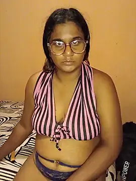 indianstrawberrylips4u online show from 05/23/26, 04:17