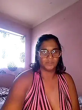 Snapshot of indianstrawberrylips4u chatting on 06/26/26, 06:30 indianstrawberrylips4u online show from 06/26/26, 06:30