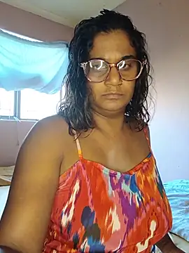 Snapshot of indianstrawberrylips4u chatting on 06/22/26, 06:54 indianstrawberrylips4u online show from 06/22/26, 06:54