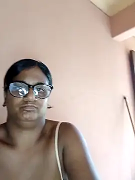 indianstrawberrylips4u online show from 02/22/26, 03:13