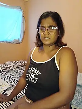 Snapshot of indianstrawberrylips4u chatting on 06/12/26, 05:38 indianstrawberrylips4u online show from 06/12/26, 05:38