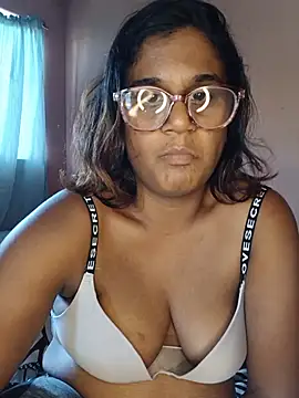 Snapshot of indianstrawberrylips4u chatting on 07/01/26, 01:33 indianstrawberrylips4u online show from 07/01/26, 01:33