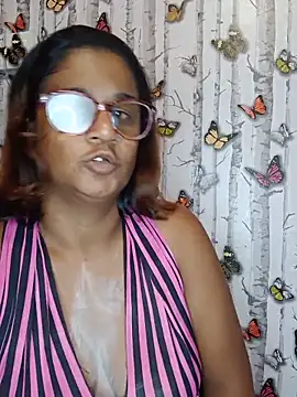 indianstrawberrylips4u online show from 05/23/26, 04:11