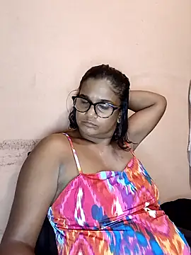 indianstrawberrylips4u online show from 04/11/26, 09:18