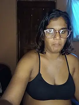 Snapshot of indianstrawberrylips4u chatting on 06/19/26, 06:08 indianstrawberrylips4u online show from 06/19/26, 06:08