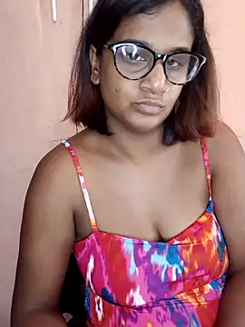 indianstrawberrylips4u online show from 04/14/26, 05:23
