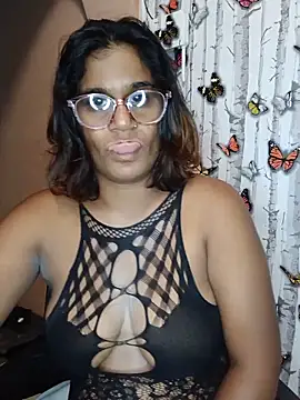 indianstrawberrylips4u online show from 05/25/26, 05:07