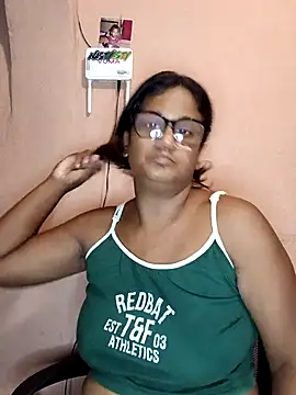 indianstrawberrylips4u online show from 04/14/26, 07:30