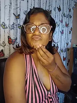 Snapshot of indianstrawberrylips4u chatting on 06/21/26, 06:19 indianstrawberrylips4u online show from 06/21/26, 06:19