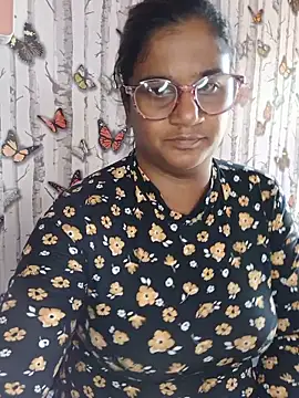 indianstrawberrylips4u online show from 05/27/26, 11:50