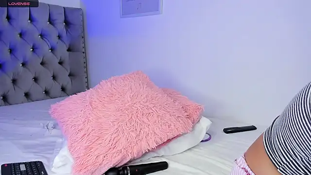 eva cutee  online show from 03/18/26, 08:10