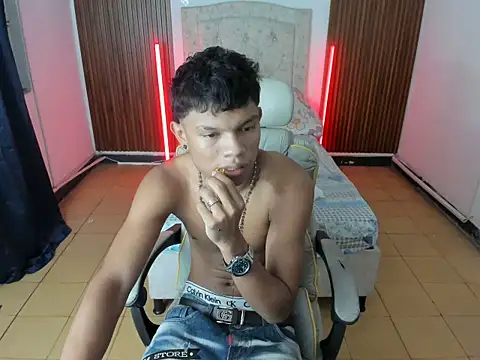 Snapshot of juan_mhata chatting on 06/10/26, 12:45 juan mhata online show from 06/10/26, 12:45