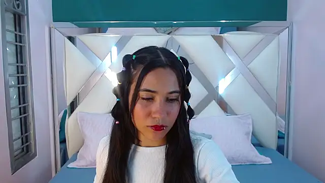 Snapshot of Kate_Hewson chatting on 02/25/26, 12:38 Kate Hewson online show from 02/25/26, 12:38