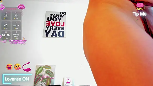 Snapshot of FoxxTattoo chatting on 03/29/26, 01:46 FoxxTattoo online show from 03/29/26, 01:46