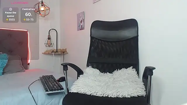 CHERRY DARCK online show from 03/08/26, 02:20