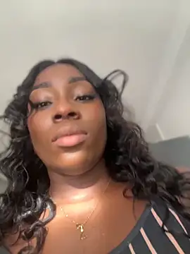 ZarahFerreira online show from 04/12/26, 10:02