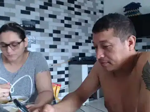 pareja latina2214 online show from 02/19/26, 02:14