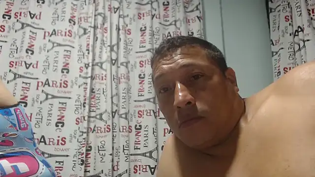 pareja latina2214 online show from 04/11/26, 12:18