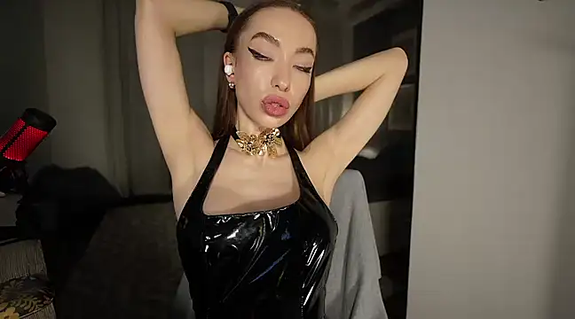Snapshot of supreme_dominatrix chatting on 03/07/25, 03:40 supreme dominatrix online show from 03/07/25, 03:40